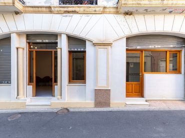 Local commercial à vendre à Calle Jacinto Anglada 5