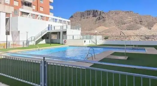 Schwimmbecken von Dachboden zum Verkauf in Roquetas de Mar mit Privatgarten und Terrasse