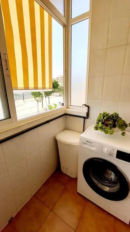 Badezimmer von Wohnung zum Verkauf in Elche / Elx mit Klimaanlage, Balkon und Gemeinschaftspool