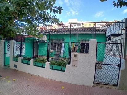 Vista exterior de Casa o xalet en venda en Benidorm amb Aire condicionat i Terrassa