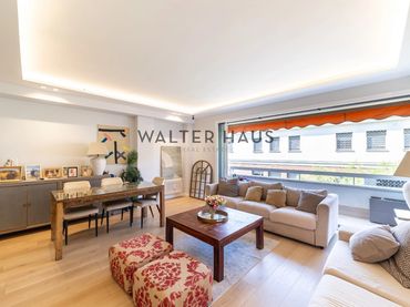 Piso con balcón en venta en Calle de Fernández de la Hoz