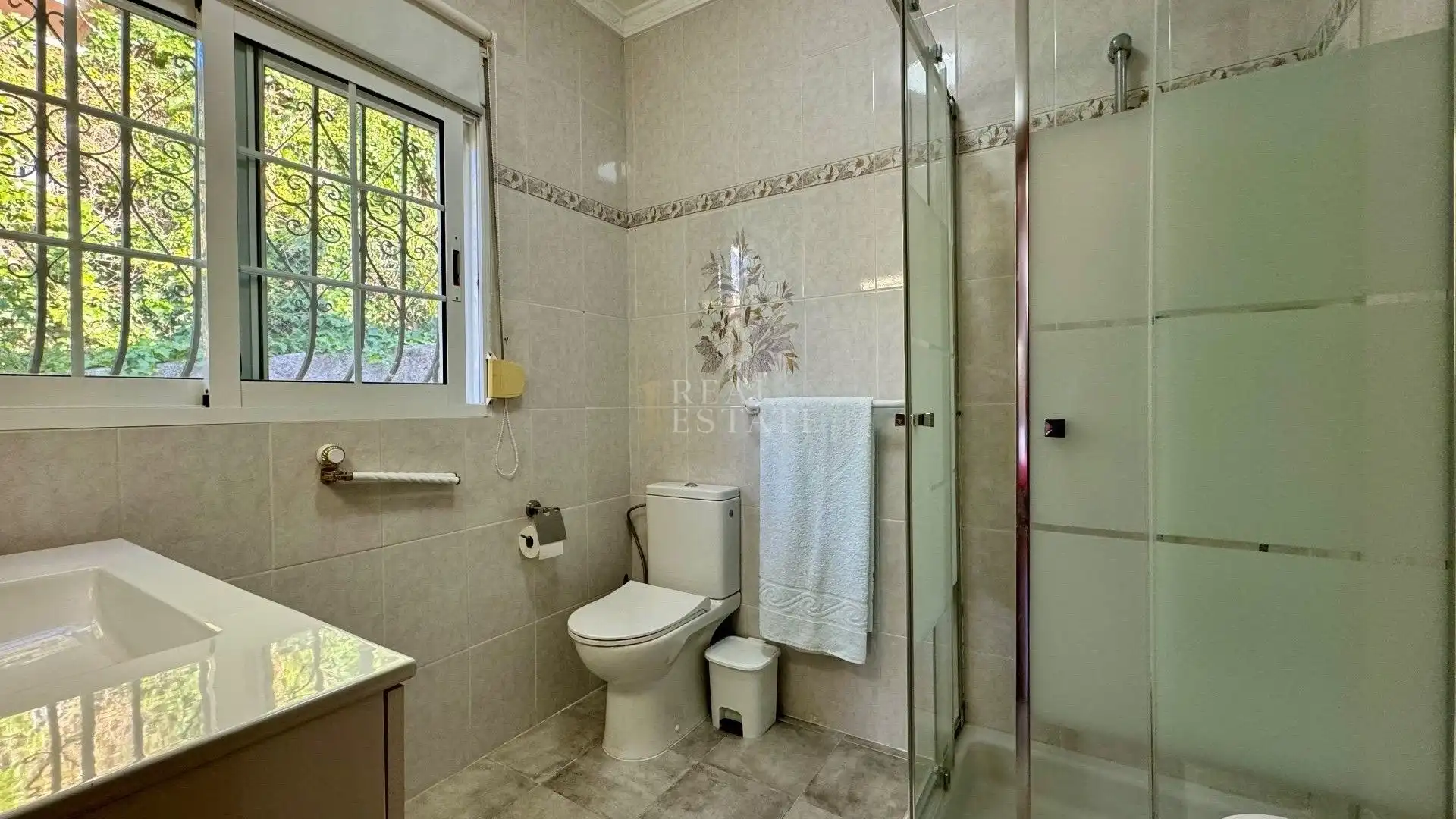 Bathroom of Houses for sale in Dénia  with Air Conditioner, Heating and Terrace