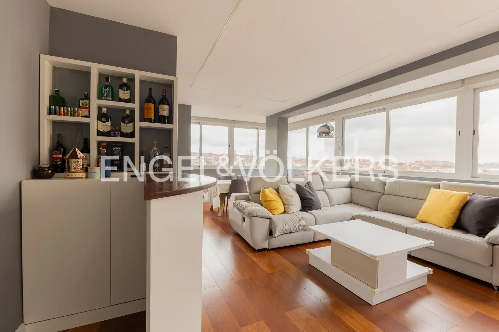 Living room of Flat for sale in Madrid  with Air Conditioner, Heating and Furnished