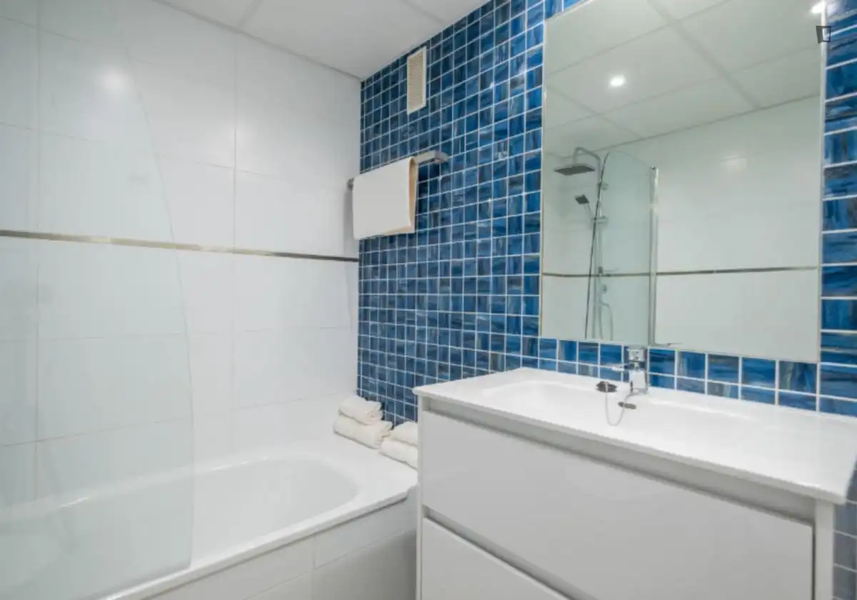 Bany de Apartament de lloguer en Málaga amb Aire condicionat, Moblat i Forn