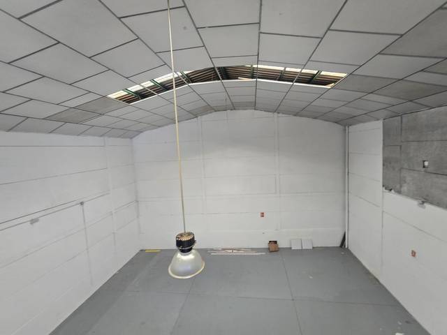 Nave industrial en Alquiler en Urbanización Este - Montepríncipe