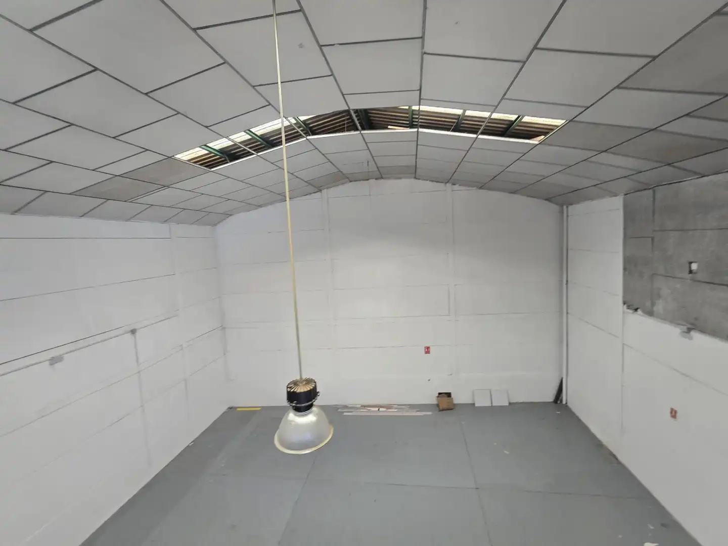 Nave industrial de alquiler en Boadilla del Monte con Calefacción y Alarma