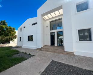 Vista exterior de Casa o xalet en venda en Alicante / Alacant amb Aire condicionat, Traster i Piscina