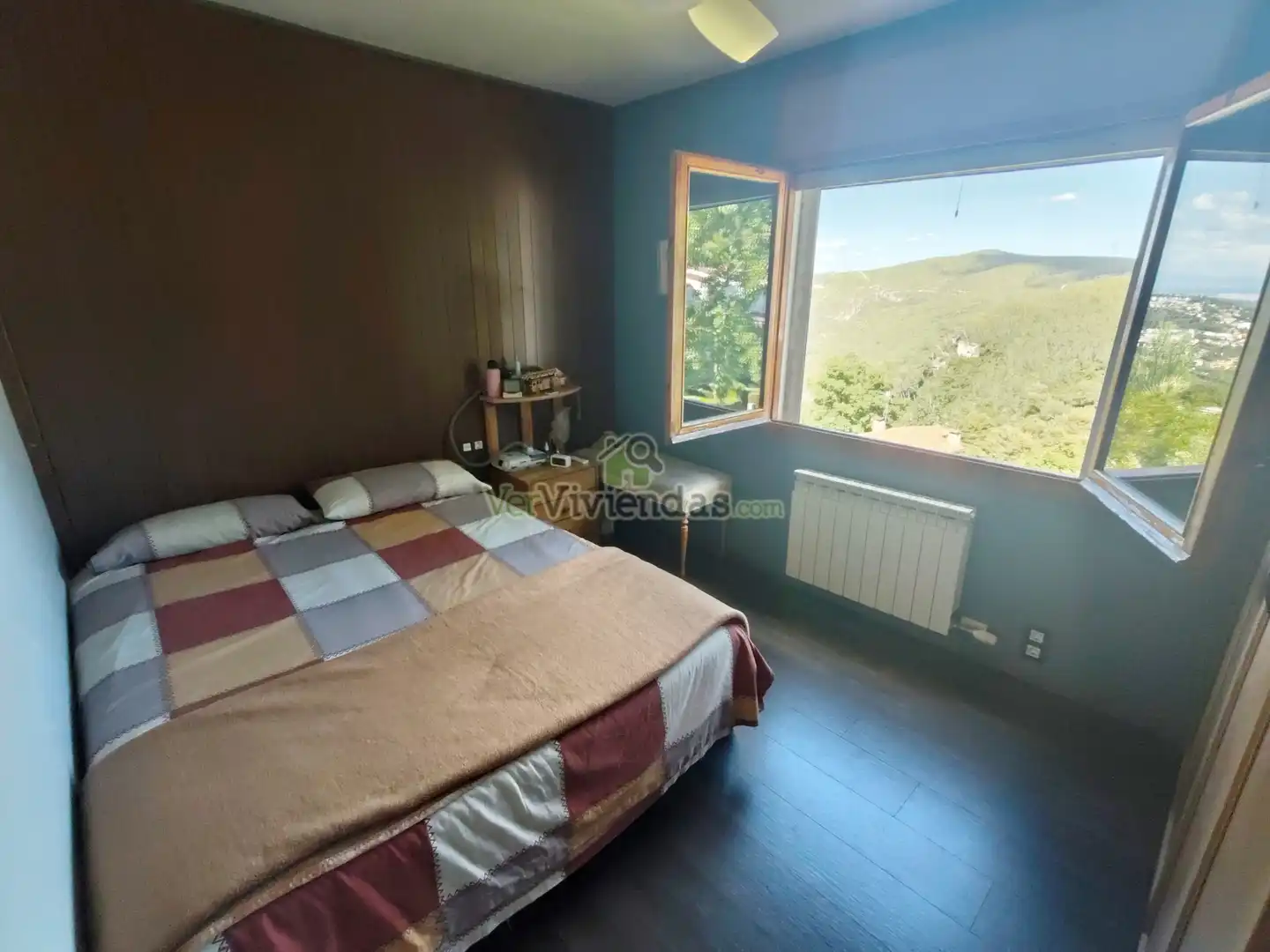 Dormitori de Casa o xalet en venda en Vallirana amb Calefacció, Jardí privat i Terrassa