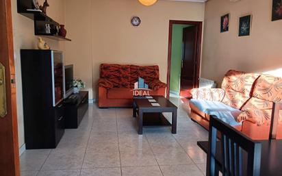 Living room of Single-family semi-detached for sale in Don Benito  with Air Conditioner, Heating and Storage room