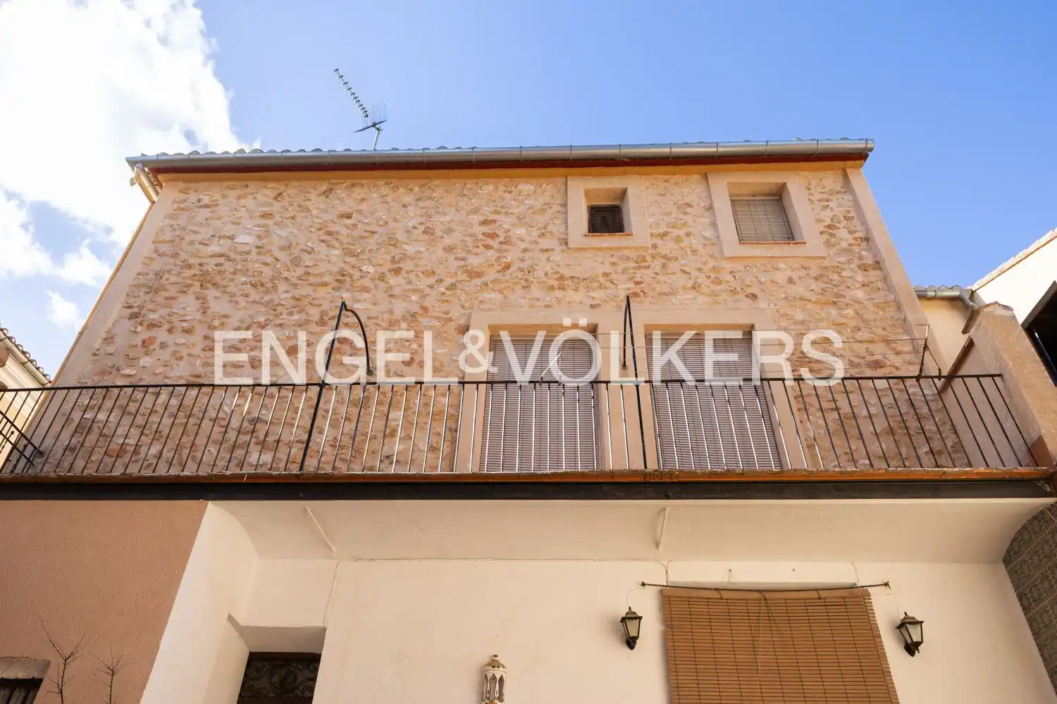 Vista exterior de Casa o xalet en venda en Montesa amb Calefacció, Jardí privat i Traster