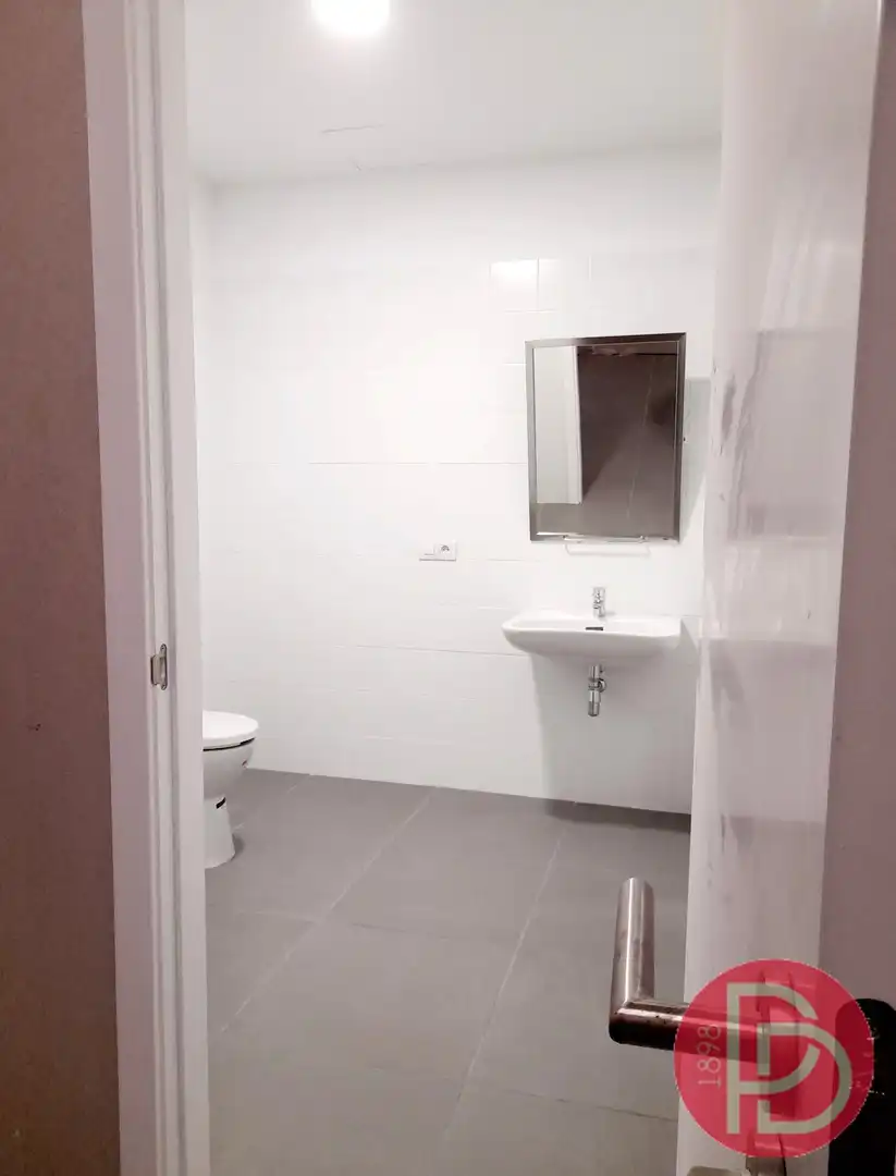 Bathroom of Commercial properties for rent in Santa Cruz de Tenerife