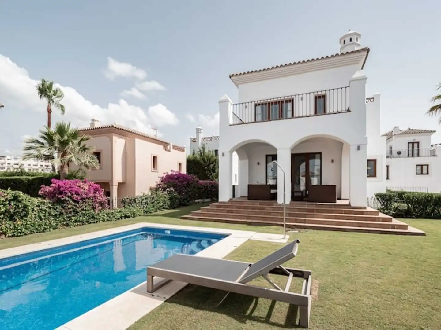 Exterior view of Houses for rent in Estepona  with Air Conditioner, Terrace and Swimming Pool