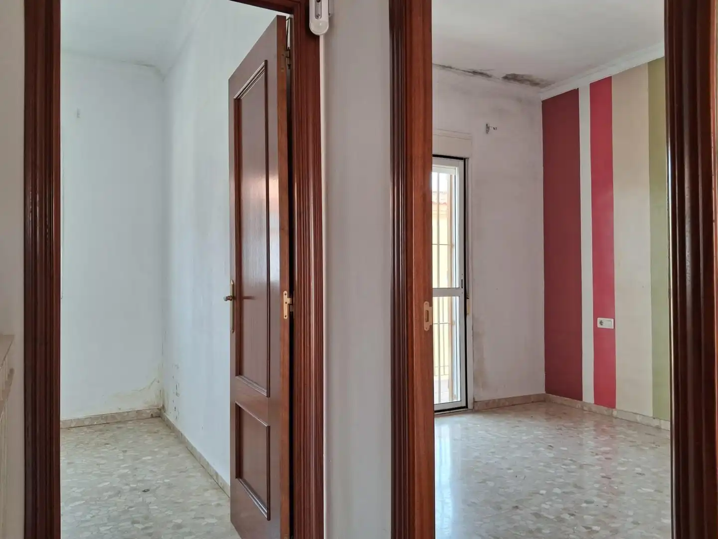 Casa adosada en venda en Utrera amb Piscina comunitària
