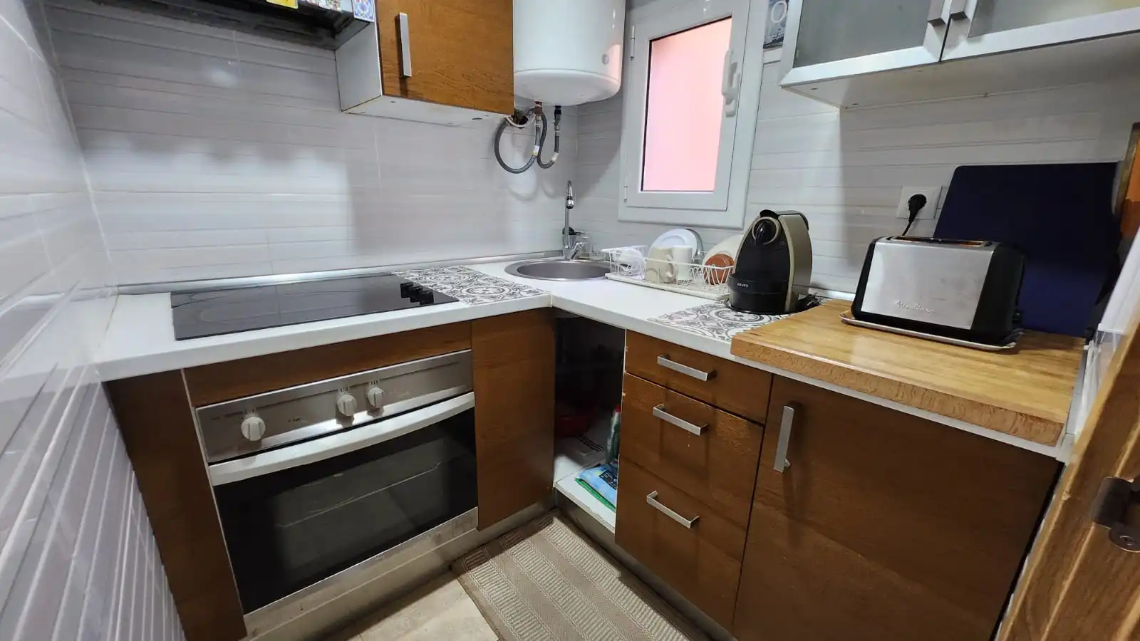 Cuina de Pis en venda en Barcelona amb Forn, Balcó i Alarma