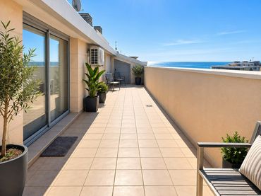 Attique avec balcon à vendre à Carrer de la Mar Egea