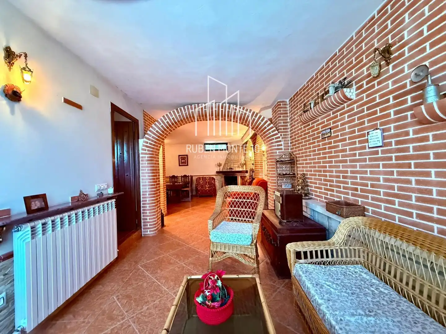 Sala d'estar de Casa adosada en venda en Cabrerizos amb Calefacció, Jardí privat i Terrassa
