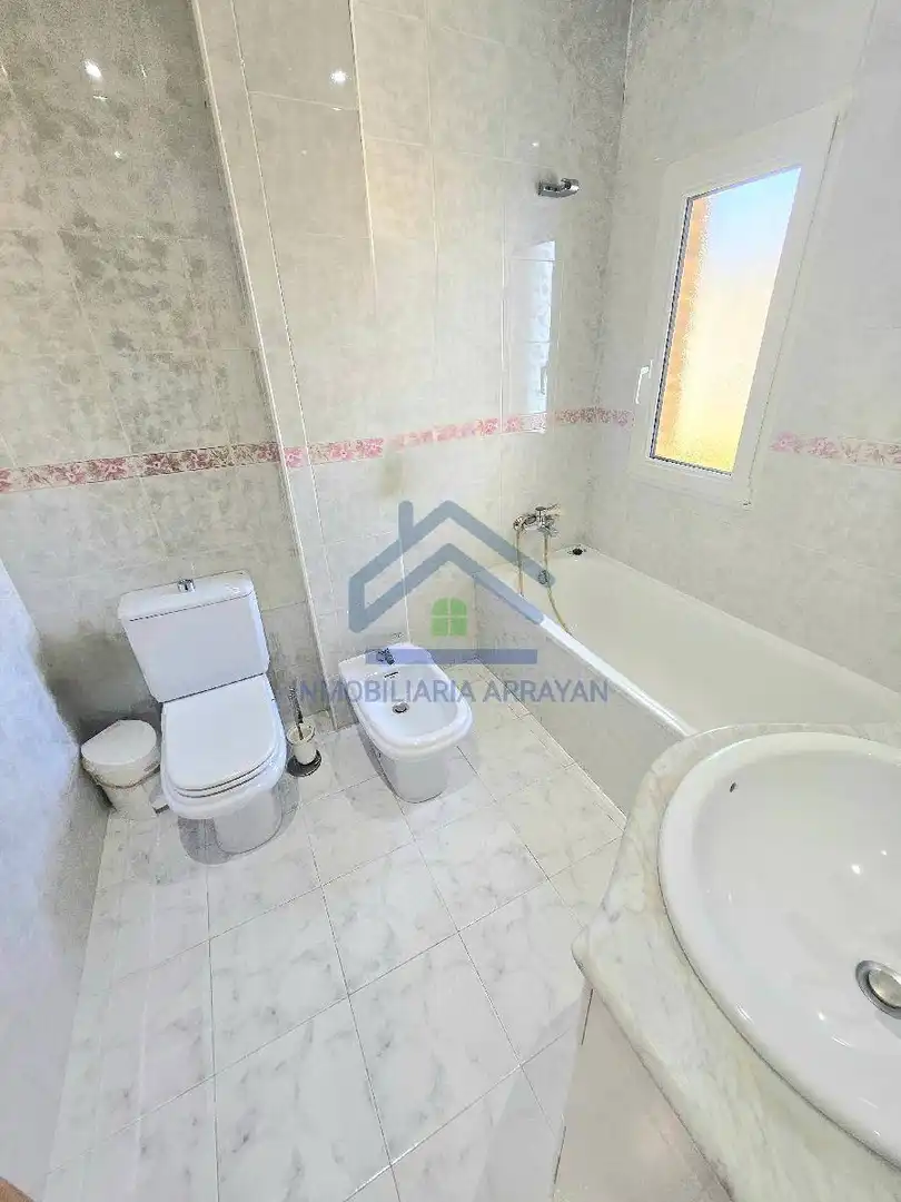 Baño de Casa o chalet en venta en Ogíjares con Aire acondicionado, Calefacción y Jardín privado