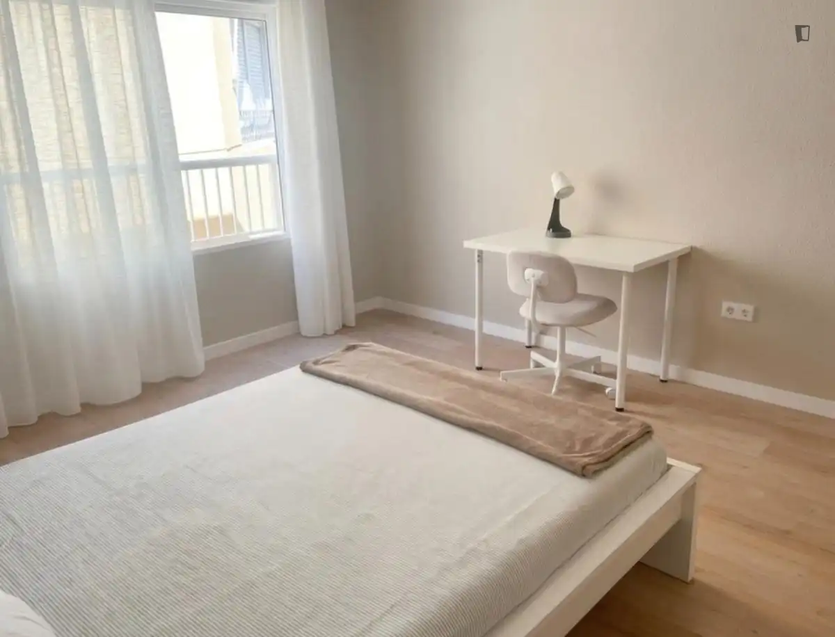 Dormitori de Apartament per a compartir en Elche / Elx amb Moblat, Forn i Rentadora