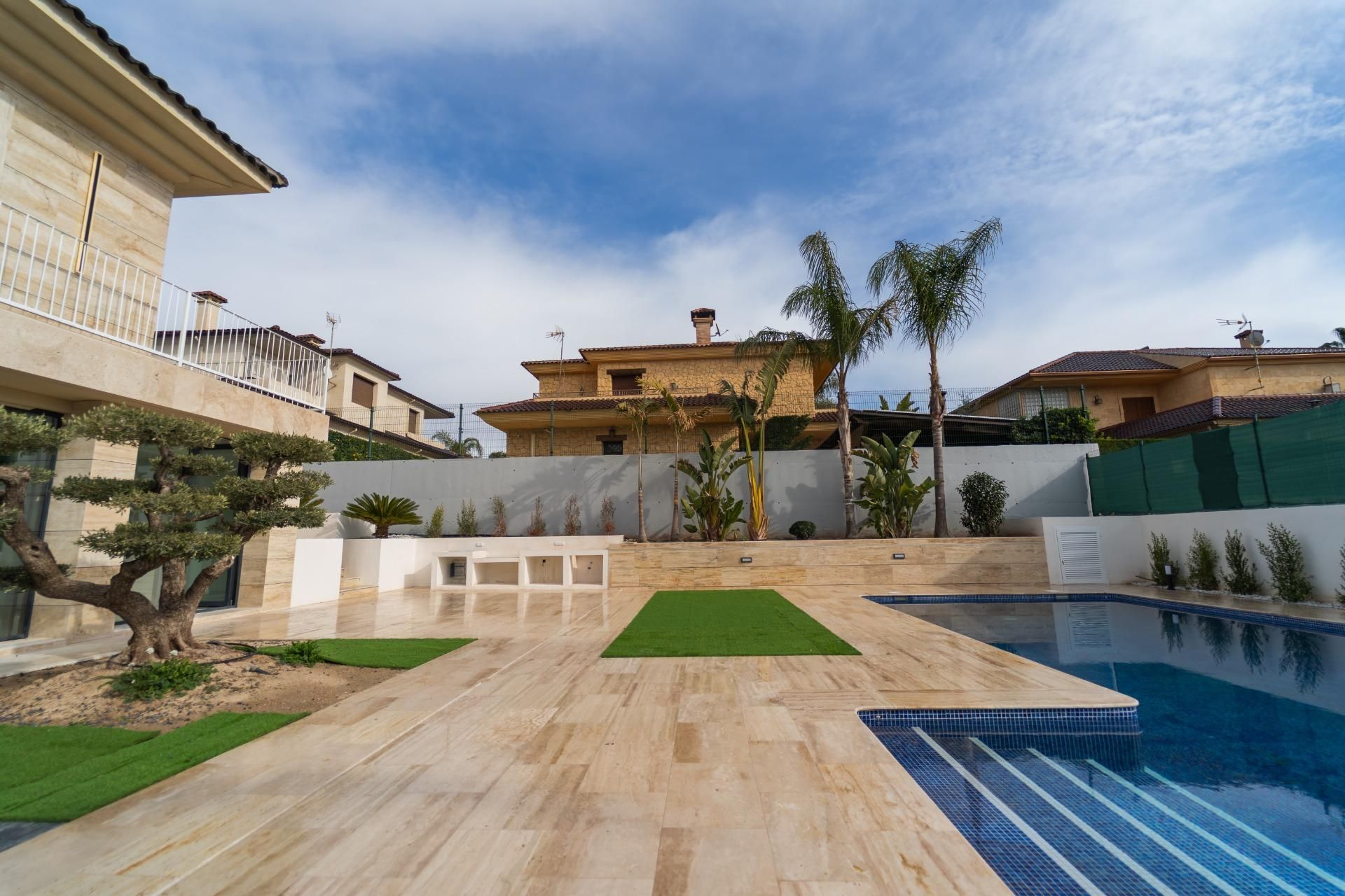 Swimming pool of House or chalet for sale in Elche / Elx  with Air Conditioner, Private garden and Terrace