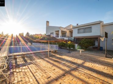Villa mit Balkon zum Verkauf in Calle Carril de Santo Domingo