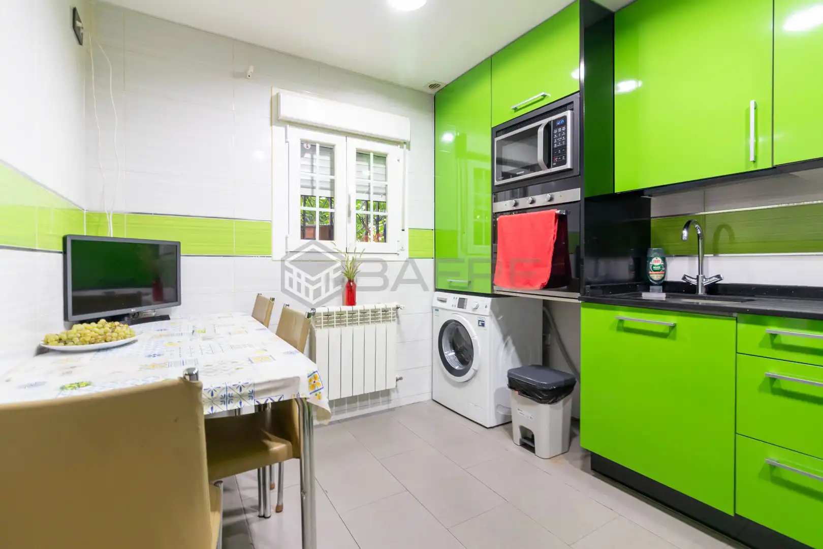 Kitchen of Houses for sale in Madrid  with Air Conditioner, Heating and Private garden