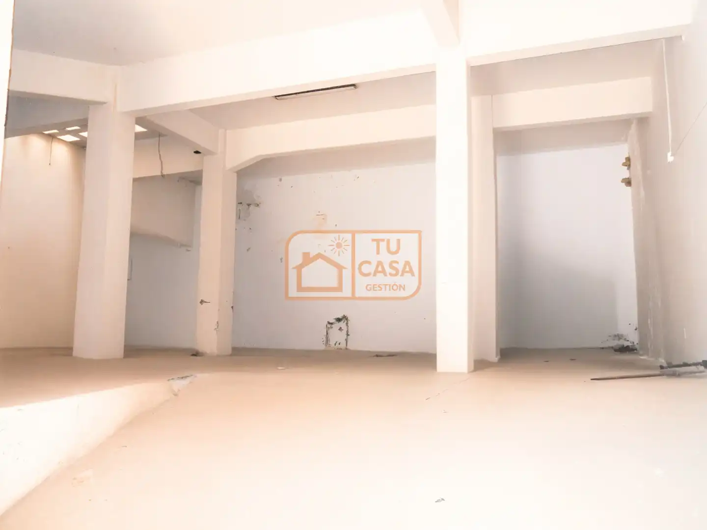 Local comercial en venda a Avenida de Hernán Cortés