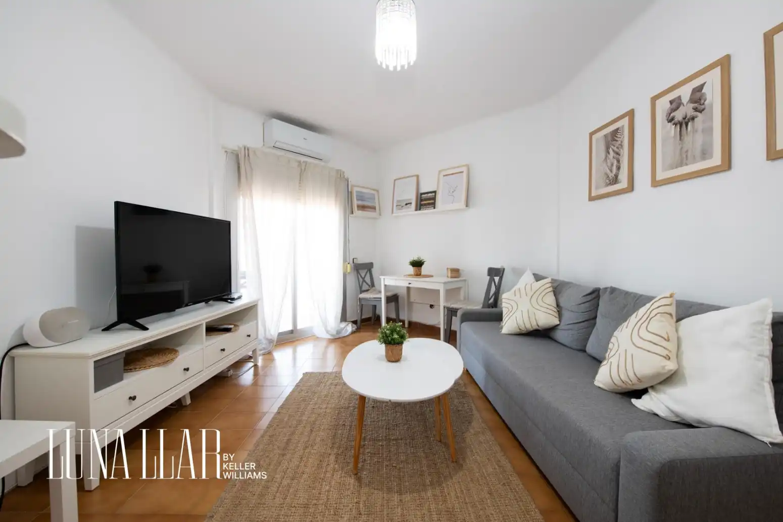 Sala d'estar de Pis en venda en Castelldefels amb Aire condicionat i Balcó