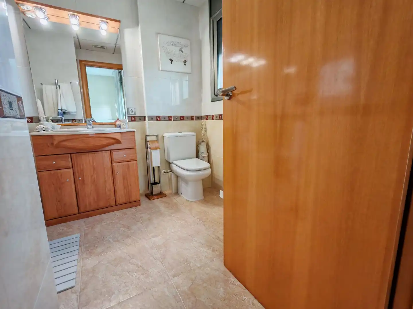 Baño de Casa adosada en venta en El Vendrell con Aire acondicionado, Calefacción y Jardín privado