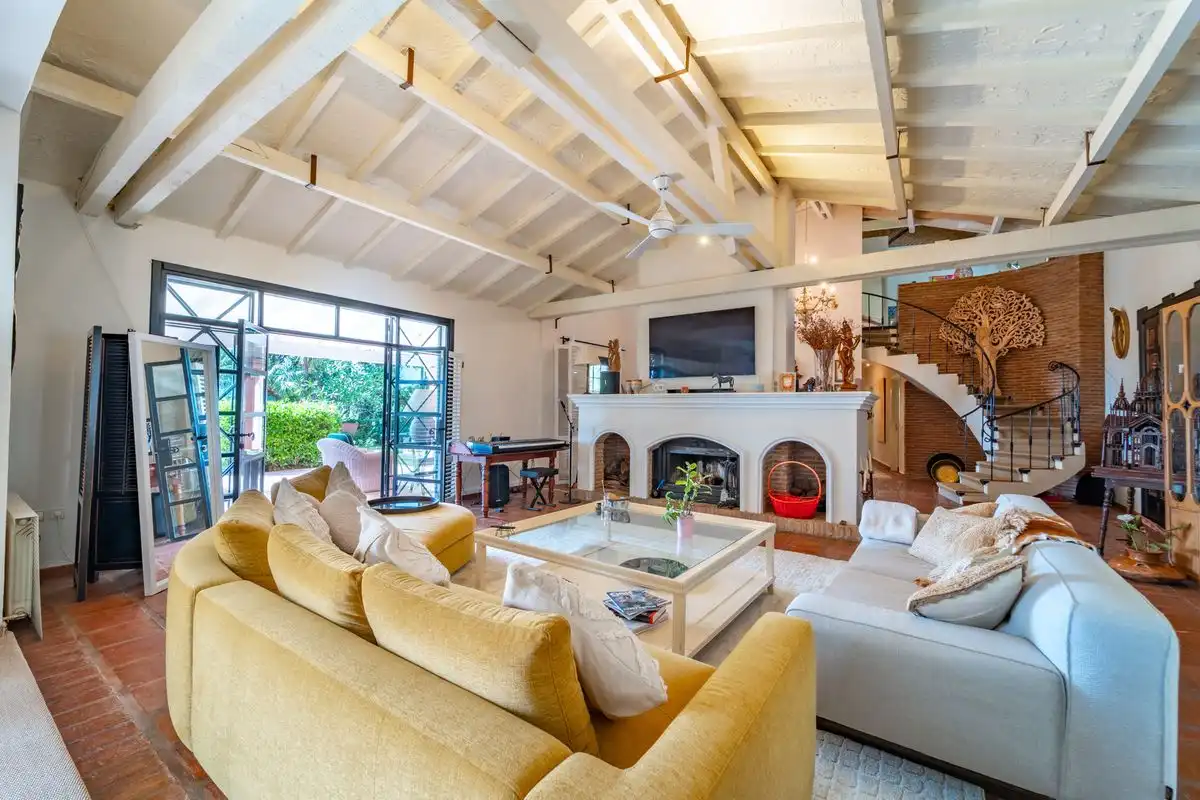 Living room of Houses for rent in Benahavís  with Air Conditioner, Heating and Private garden