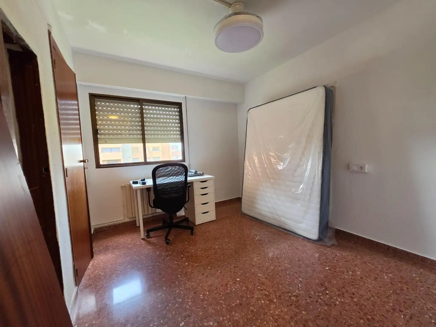 Habitación de Piso de alquiler en Valencia con Jardín privado, Terraza y Amueblado