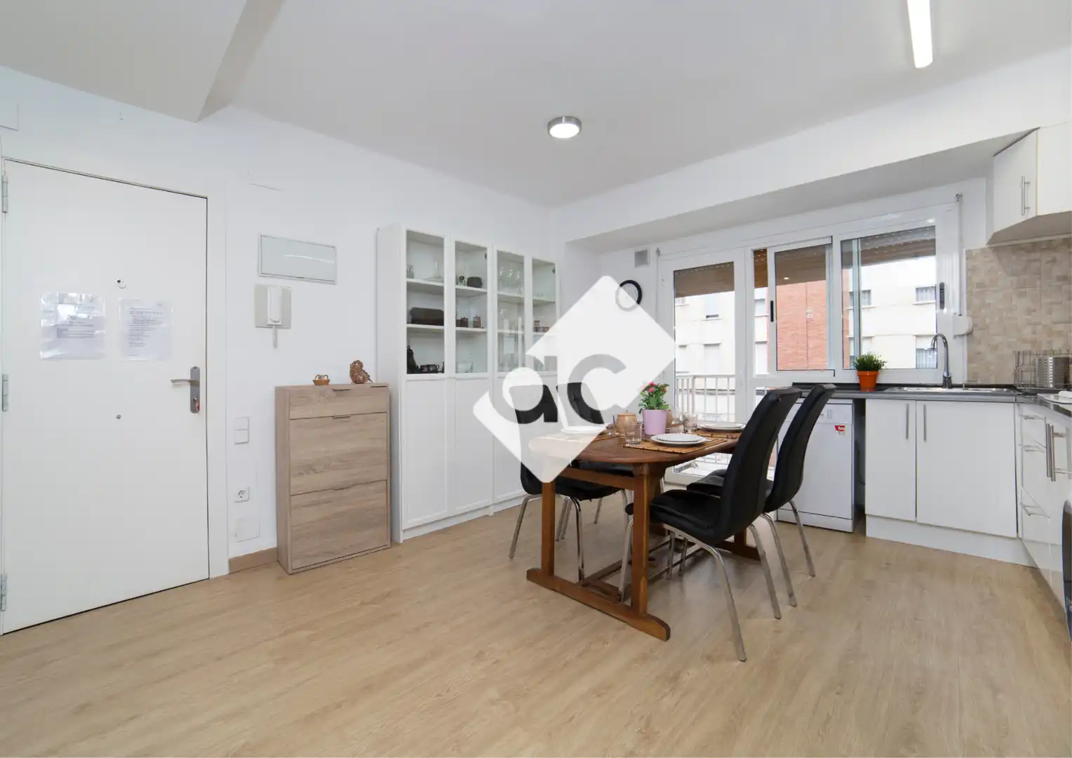 Habitación de Piso de alquiler en Valencia con Aire acondicionado, Calefacción y Amueblado