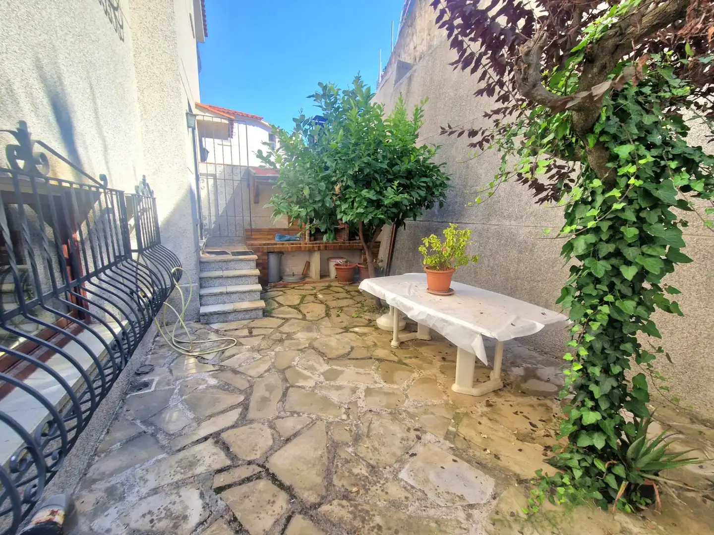 Terraza de Casa adosada en venta en Caldes d'Estrac con Calefacción, Jardín privado y Parquet