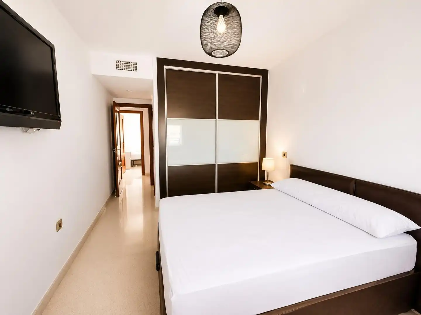 Schlafzimmer von Dachboden zur Miete in Málaga mit Klimaanlage, Privatgarten und Terrasse