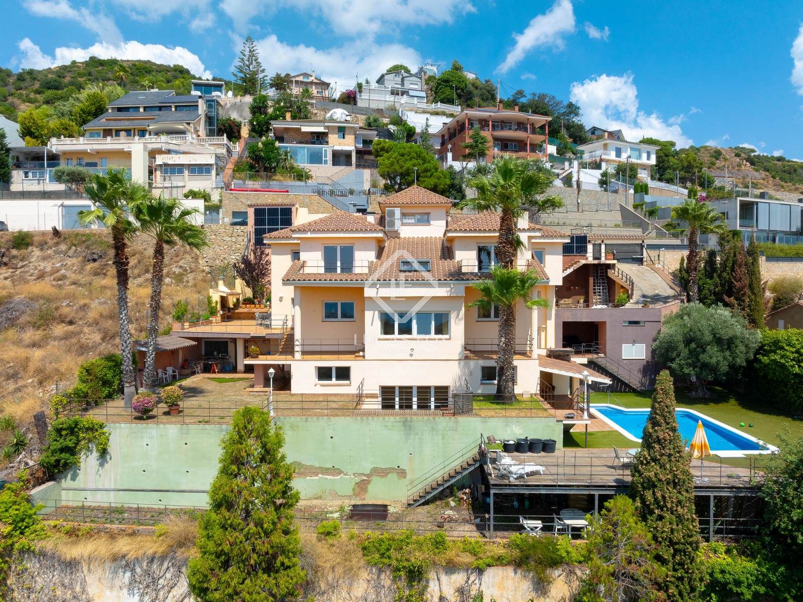 Vista exterior de Casa o xalet en venda en Tiana amb Aire condicionat, Calefacció i Jardí privat