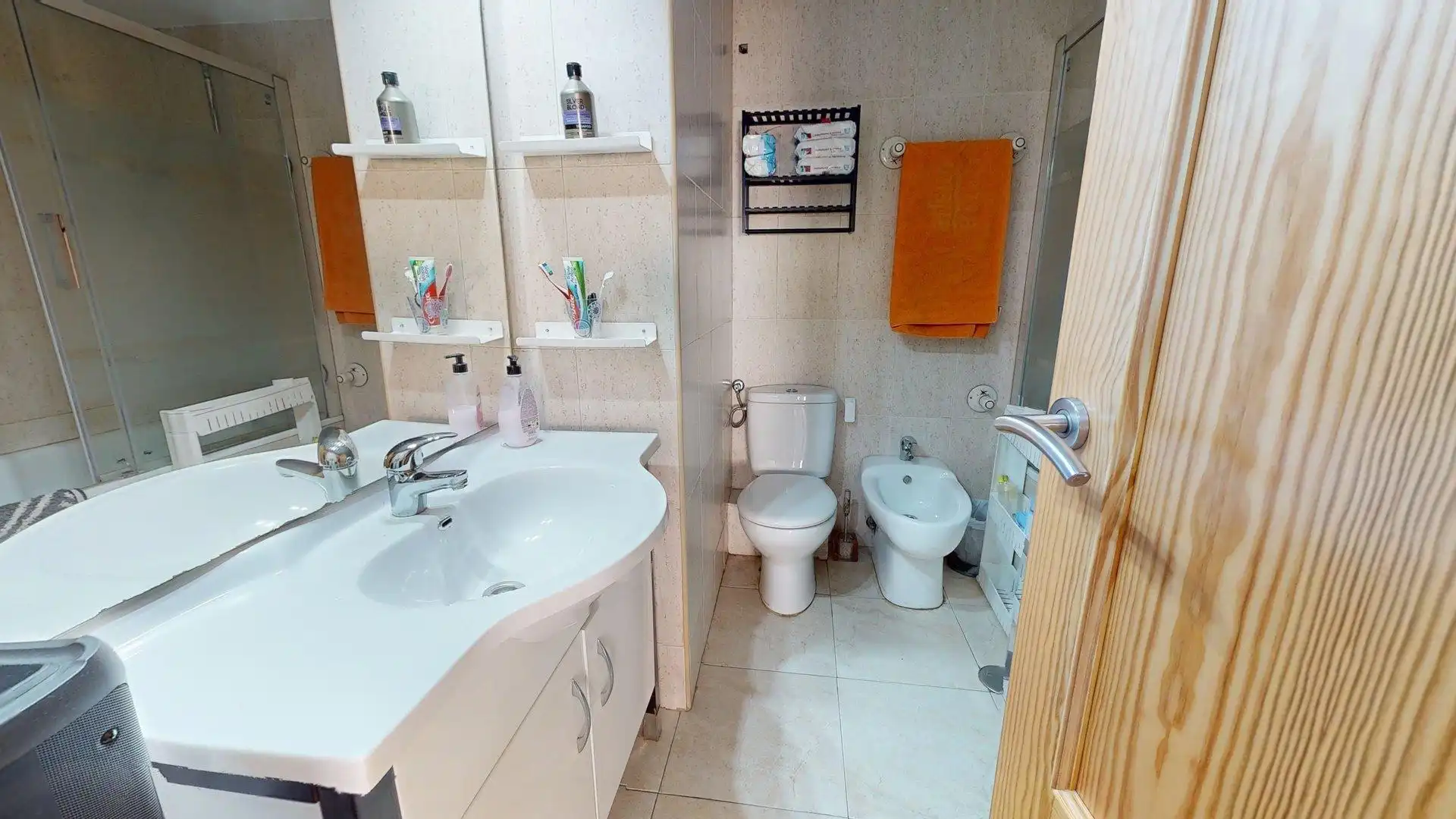 Bathroom of Flat for sale in Córdoba  with Air Conditioner, Terrace and Storage room