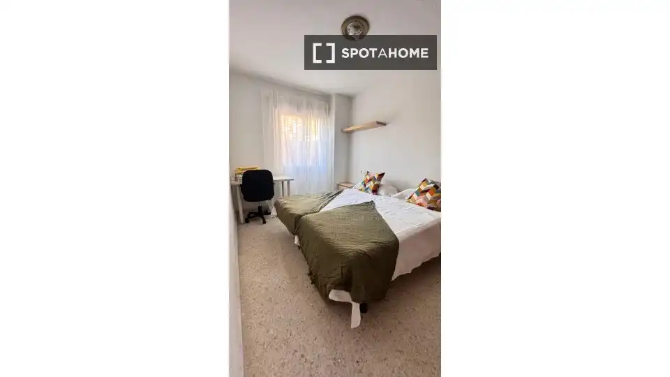 Habitación de Piso para compartir en Málaga con Aire acondicionado, Terraza y Amueblado