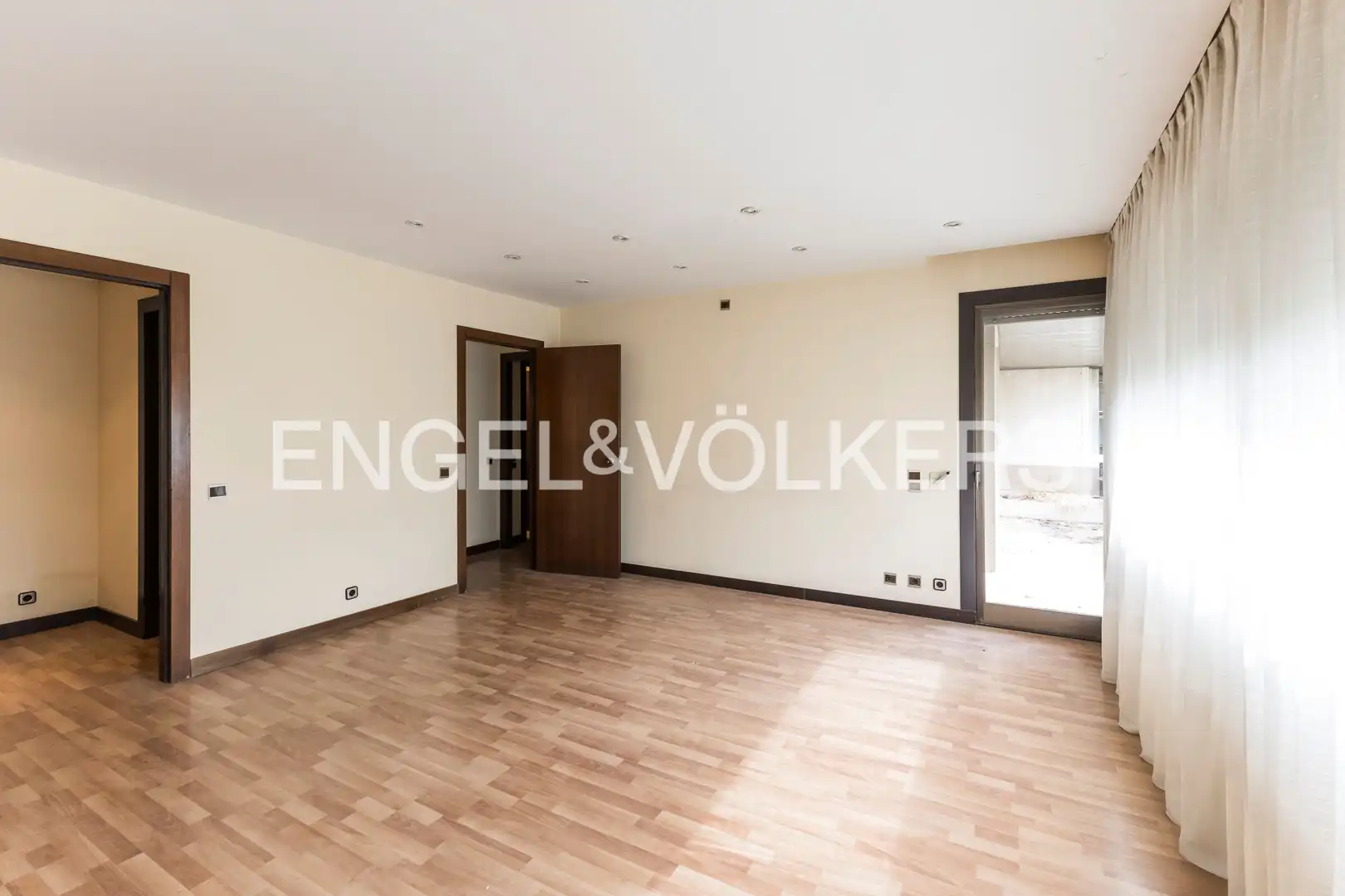 Flat for sale in Madrid  with Heating, Private garden and Terrace