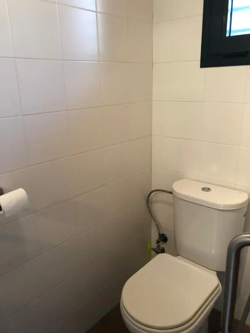Baño de Casa adosada en venta en Gilet con Calefacción, Terraza y Horno