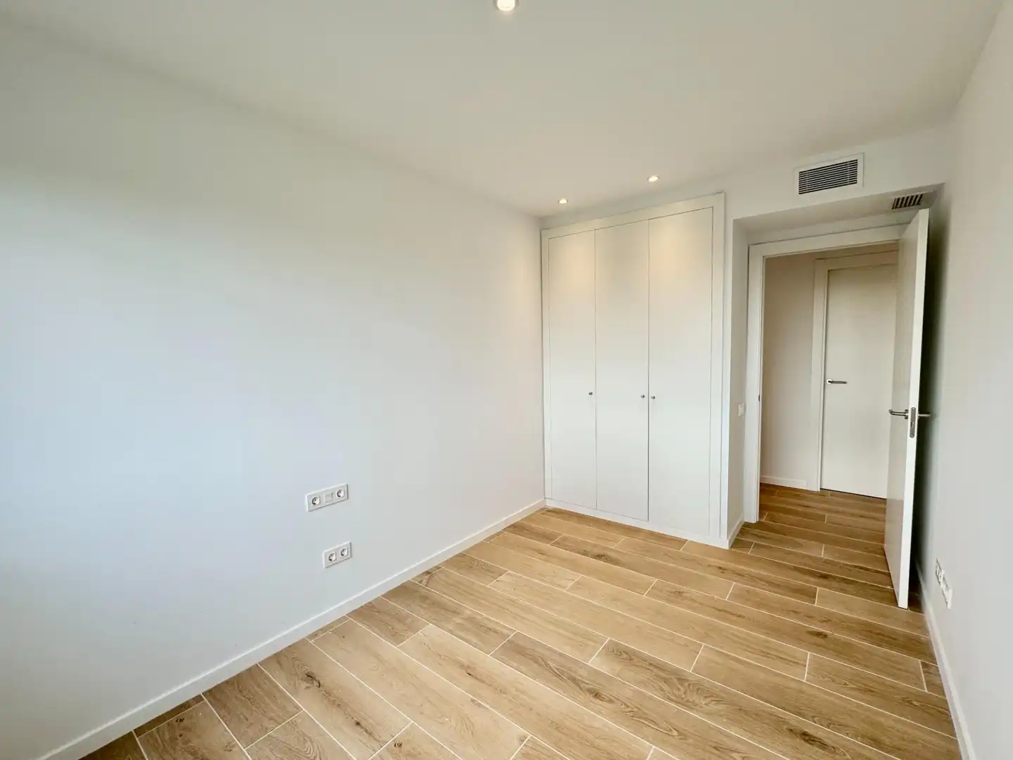 Flat with pool to rent in Calle JOAN MIRO, imagen 17