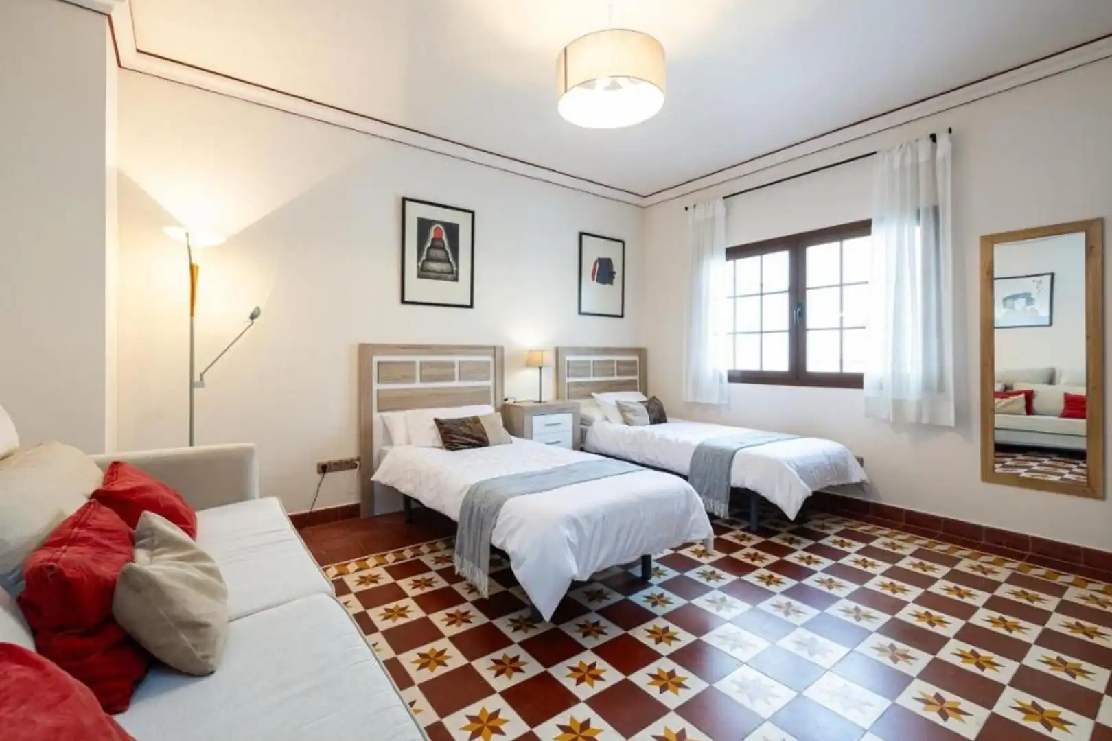 Habitación de Casa o chalet en venta en Fuengirola con Terraza y Balcón