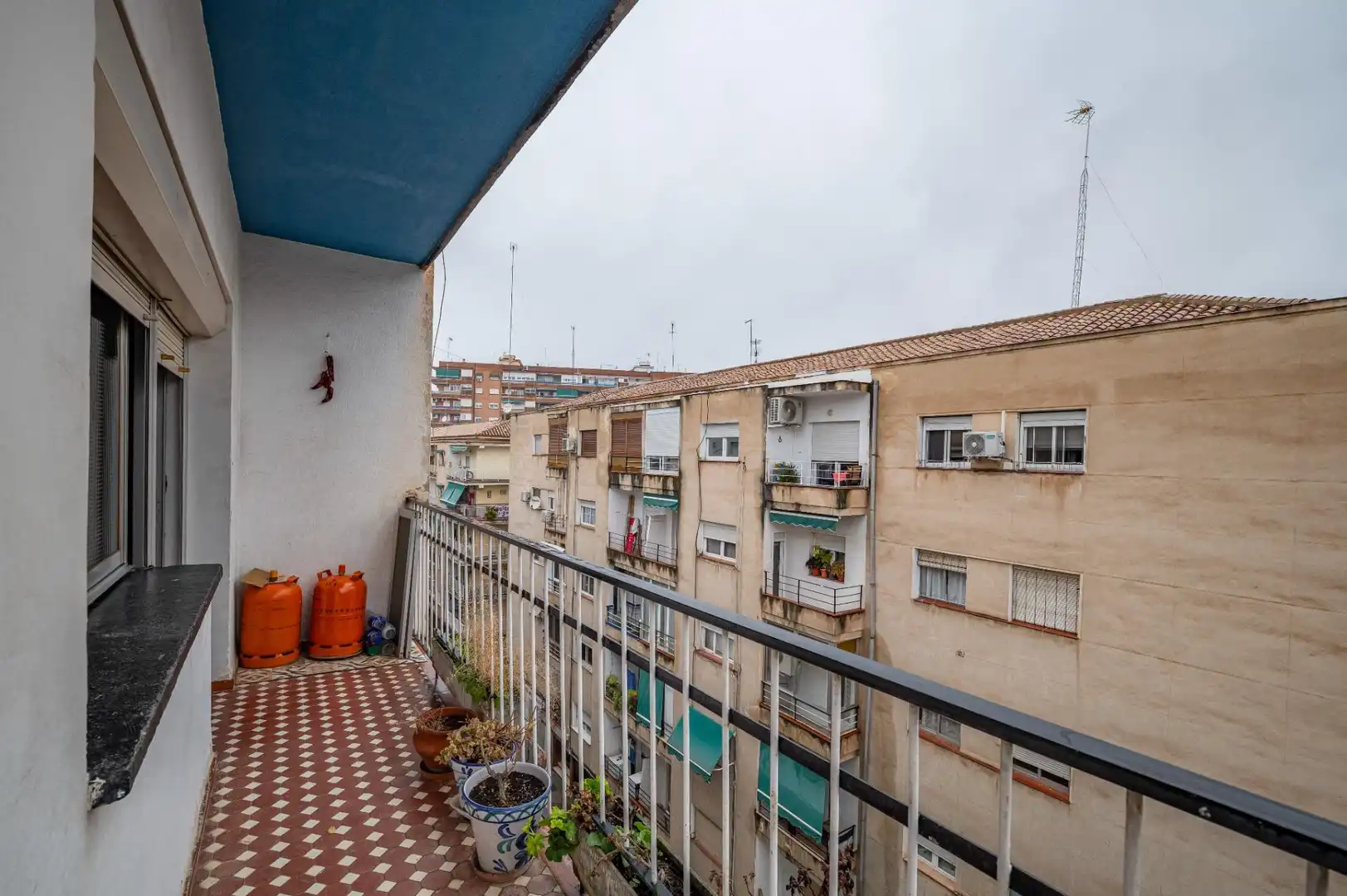 Flat for sale in Calle Santa Clara, Barrio de Zaidín
