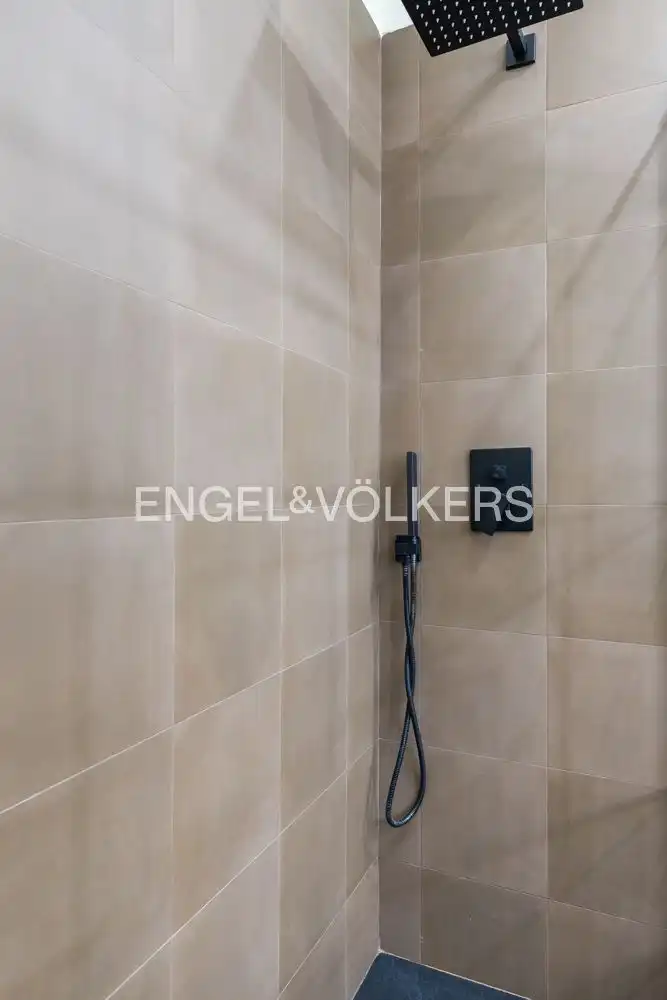 Baño de Piso de alquiler en Valencia con Aire acondicionado, Calefacción y Amueblado