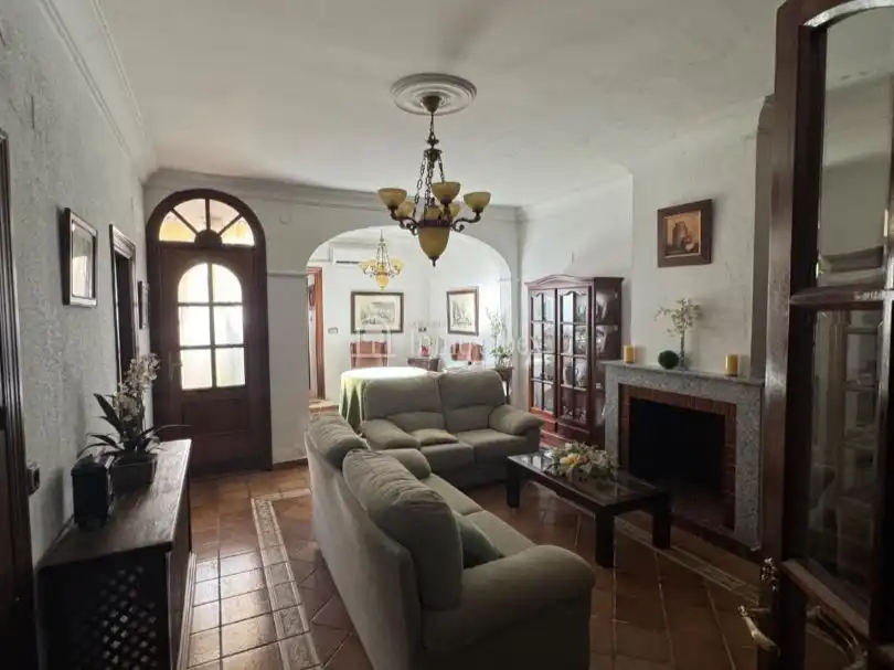 Sala d'estar de Casa o xalet en venda en Herrera del Duque amb Aire condicionat, Terrassa i Moblat