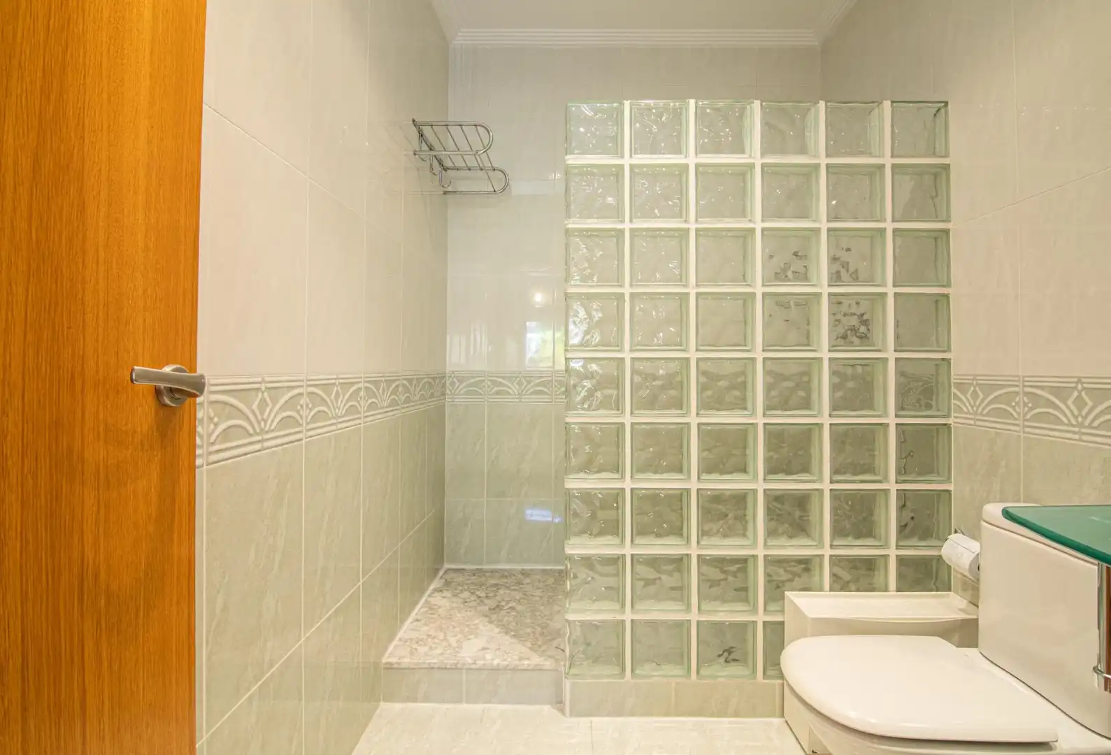Bathroom of Houses for sale in Elche / Elx  with Air Conditioner, Heating and Terrace