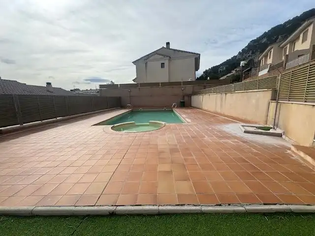 Piscina de Casa adosada en venda en Alcoy / Alcoi amb Calefacció, Terrassa i Traster