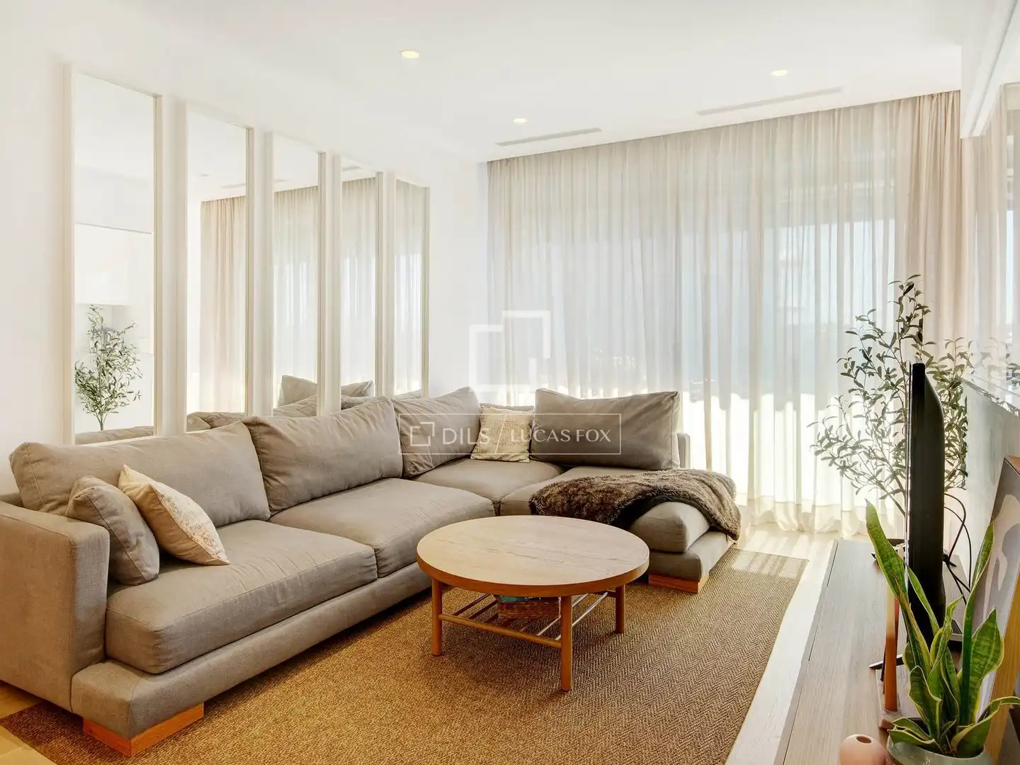 Sala de estar de Piso en venta en Sant Just Desvern con Aire acondicionado, Terraza y Piscina