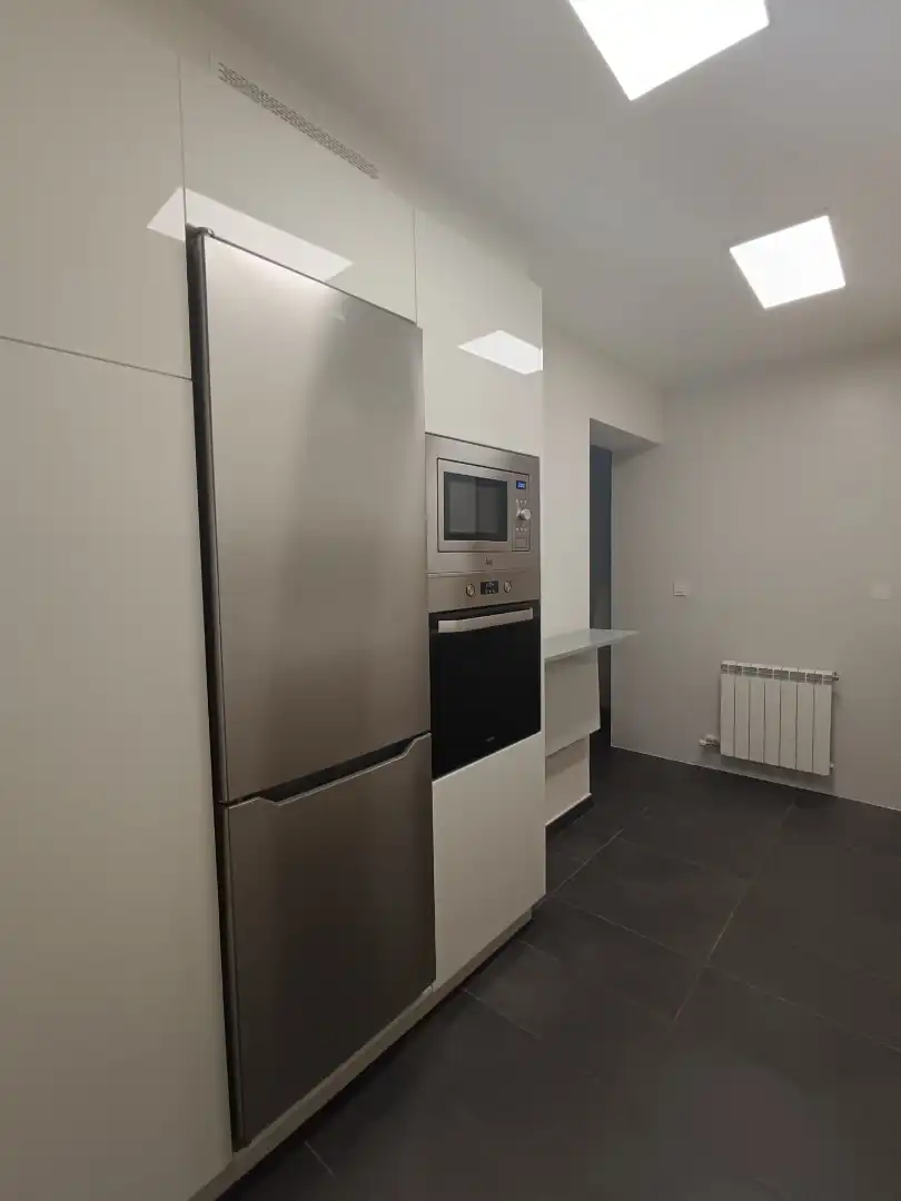 Cocina de Piso en venta en Pontevedra Capital  con Calefacción, Horno y Microondas
