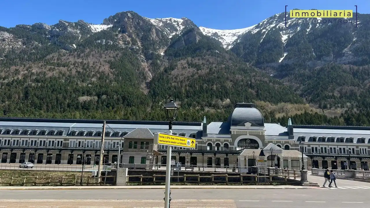 Piso en venta en Canfranc, Huesca