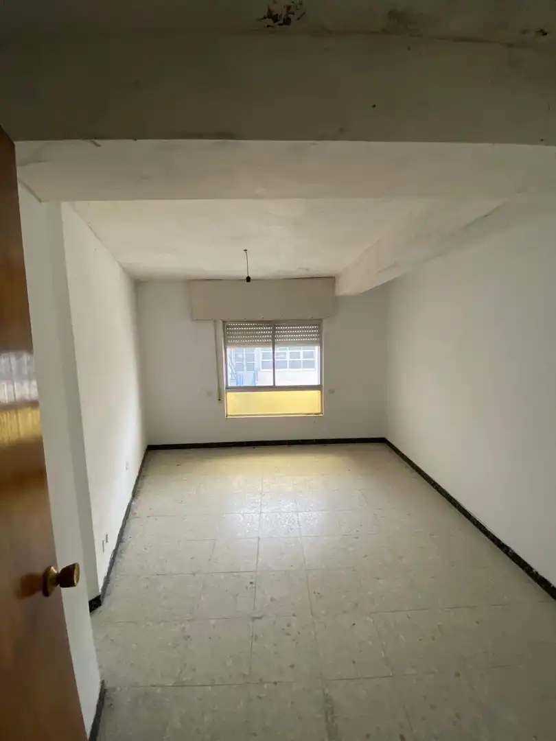 Schlafzimmer von Büro zum Verkauf in A Estrada 