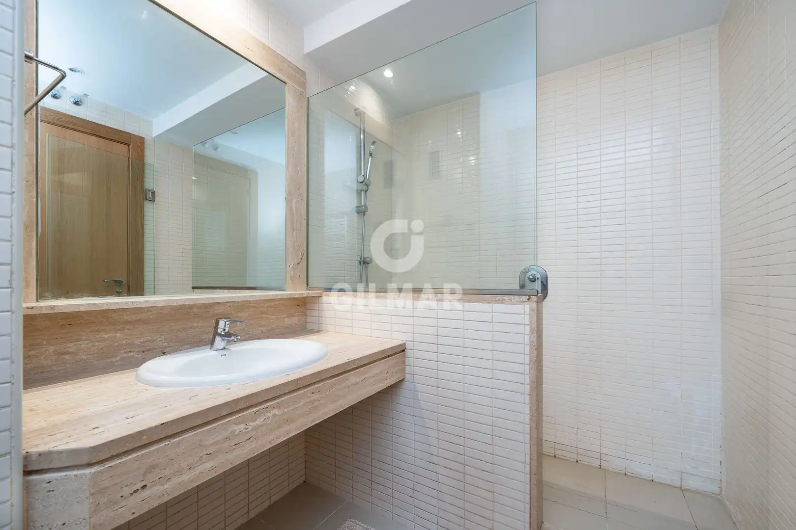 Bathroom of Flat for sale in Madrid  with Heating, Private garden and Storage room